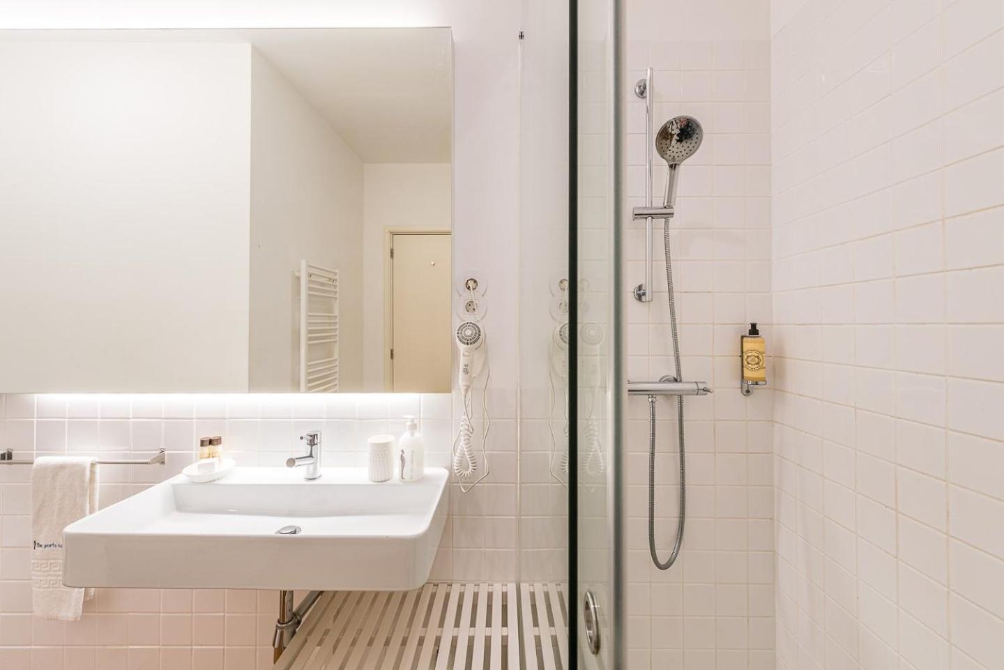 Guestready - Cedofeita Pool Suites Porto Luaran gambar