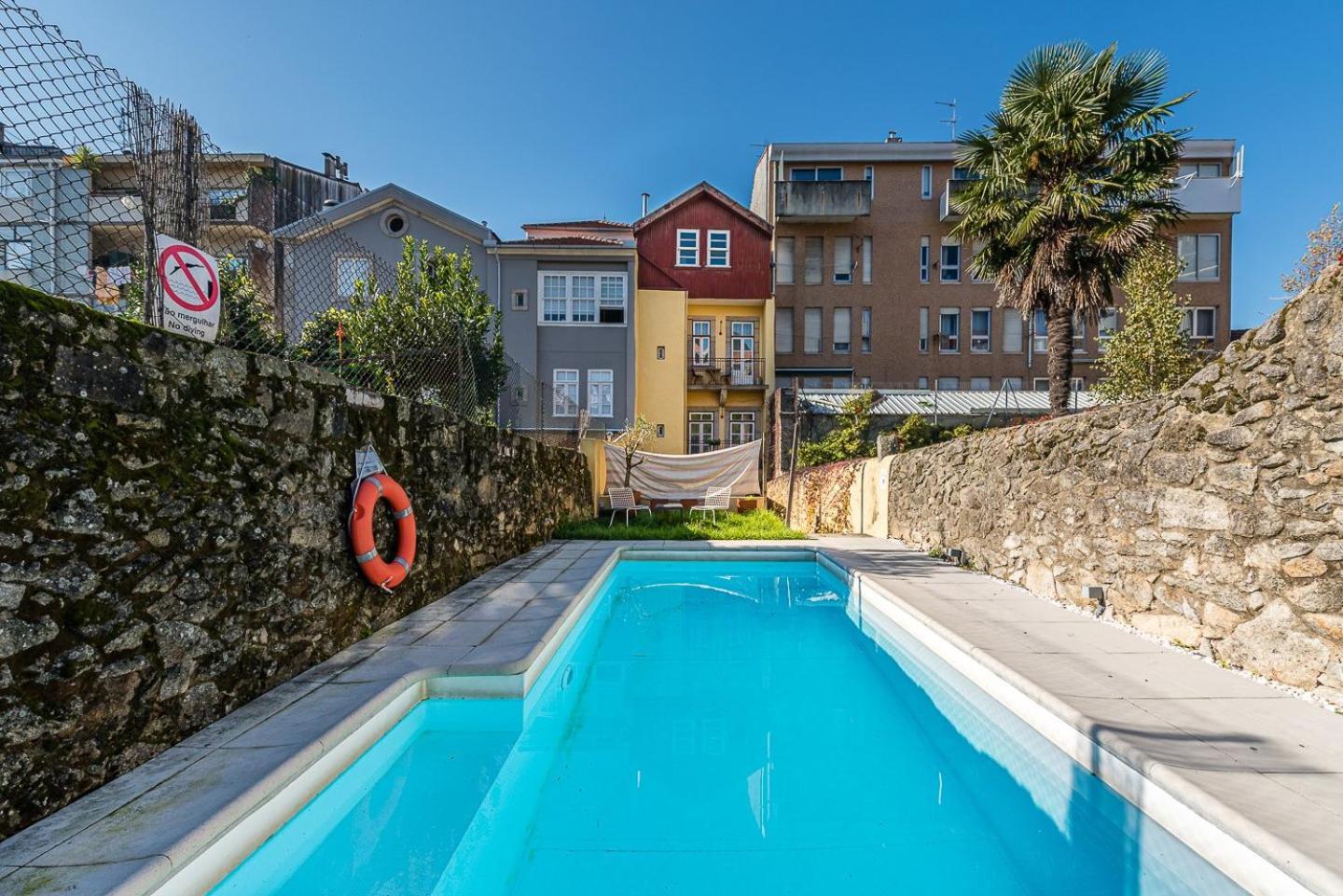 Guestready - Cedofeita Pool Suites Porto Luaran gambar