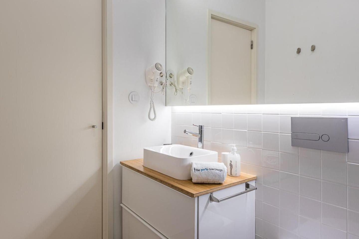 Guestready - Cedofeita Pool Suites Porto Luaran gambar