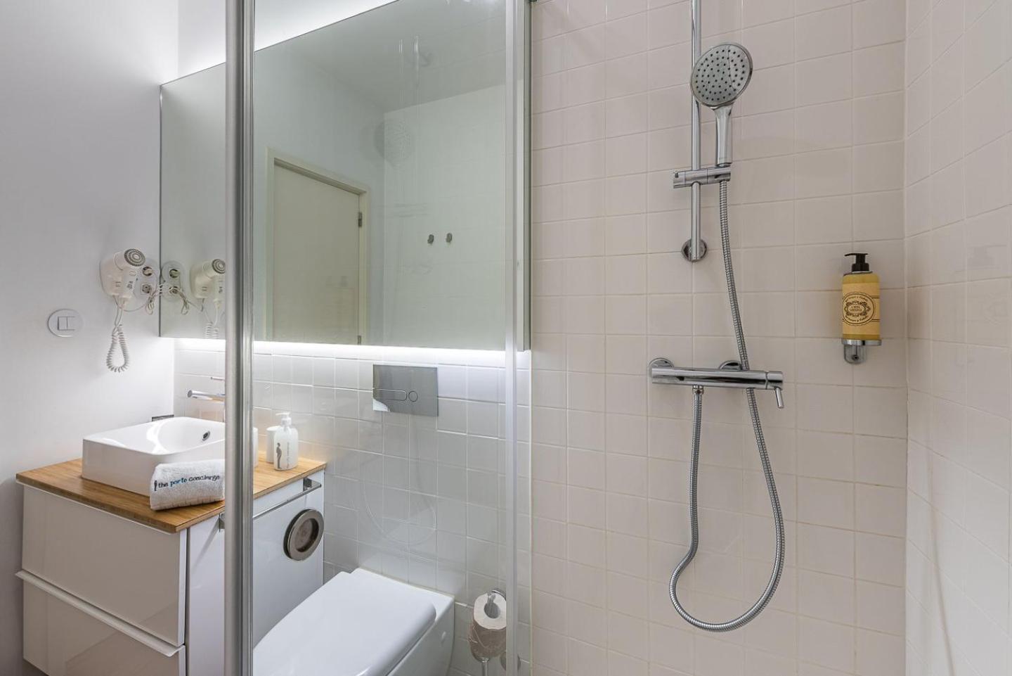 Guestready - Cedofeita Pool Suites Porto Luaran gambar
