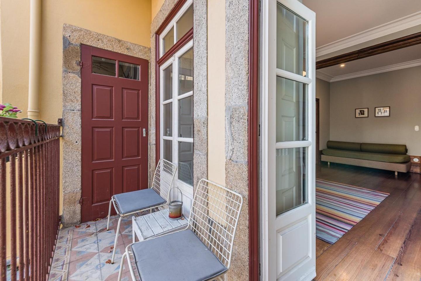 Guestready - Cedofeita Pool Suites Porto Luaran gambar