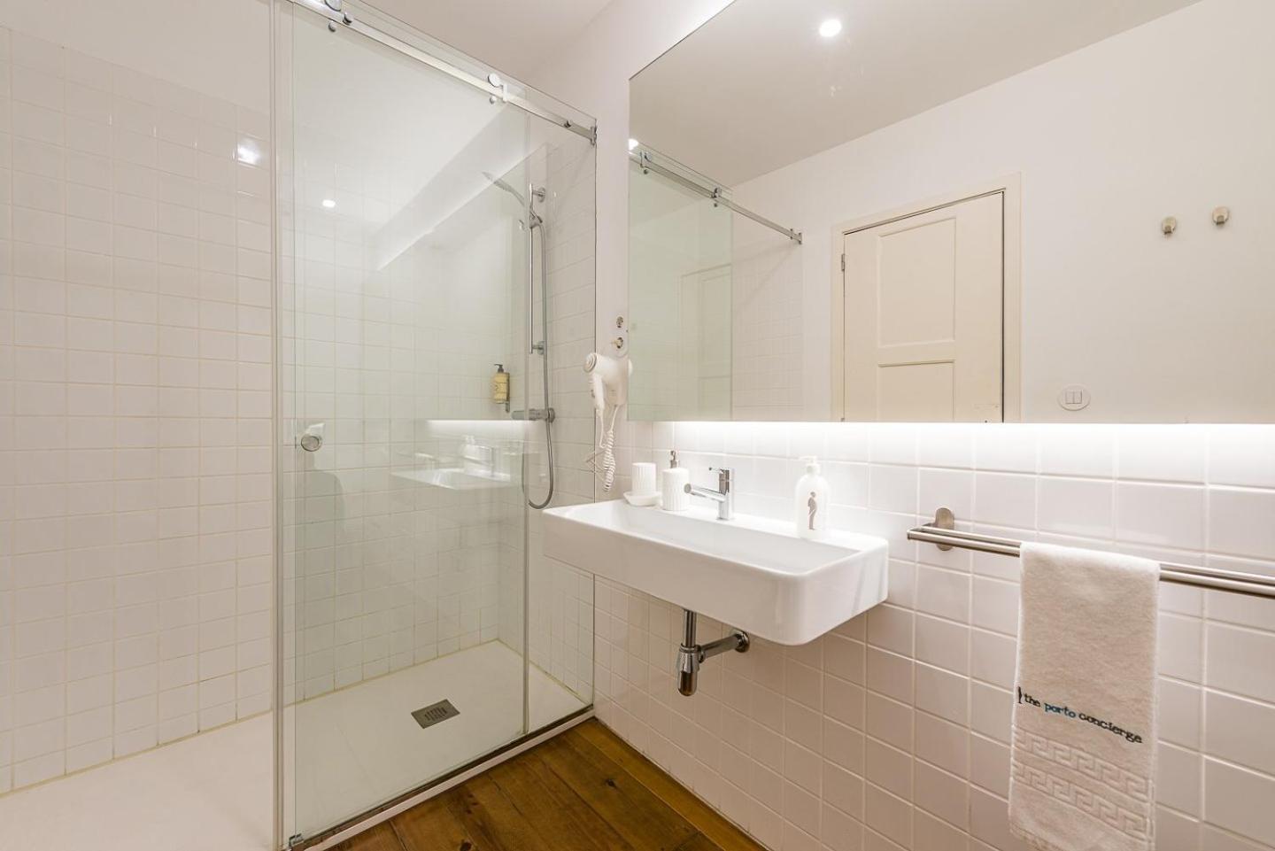 Guestready - Cedofeita Pool Suites Porto Luaran gambar