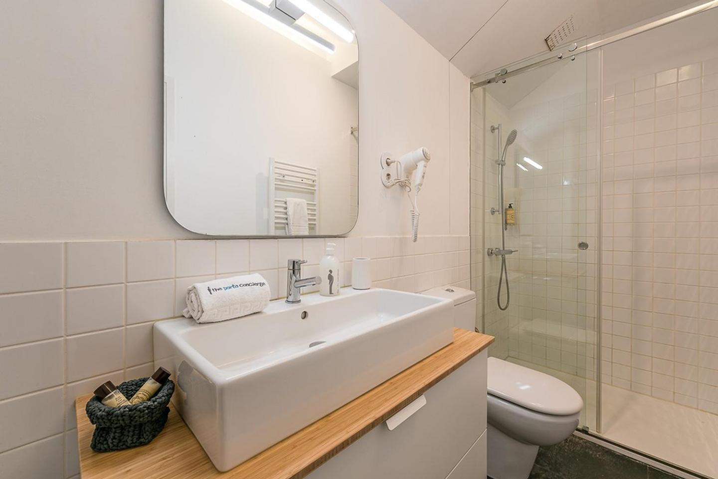 Guestready - Cedofeita Pool Suites Porto Luaran gambar