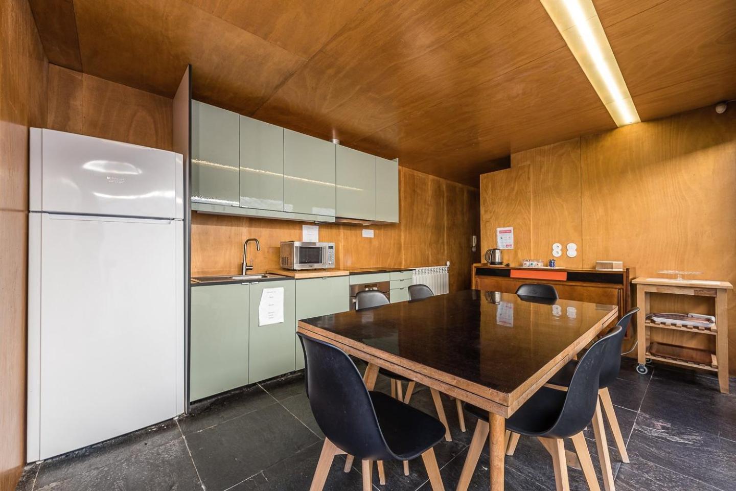 Guestready - Cedofeita Pool Suites Porto Luaran gambar